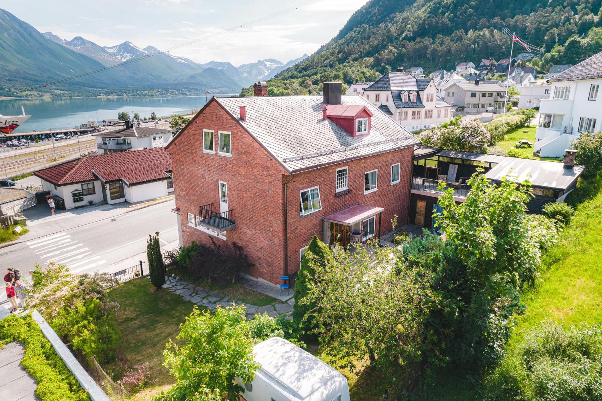 A Pousada Tiglkak Åndalsnes Exterior foto