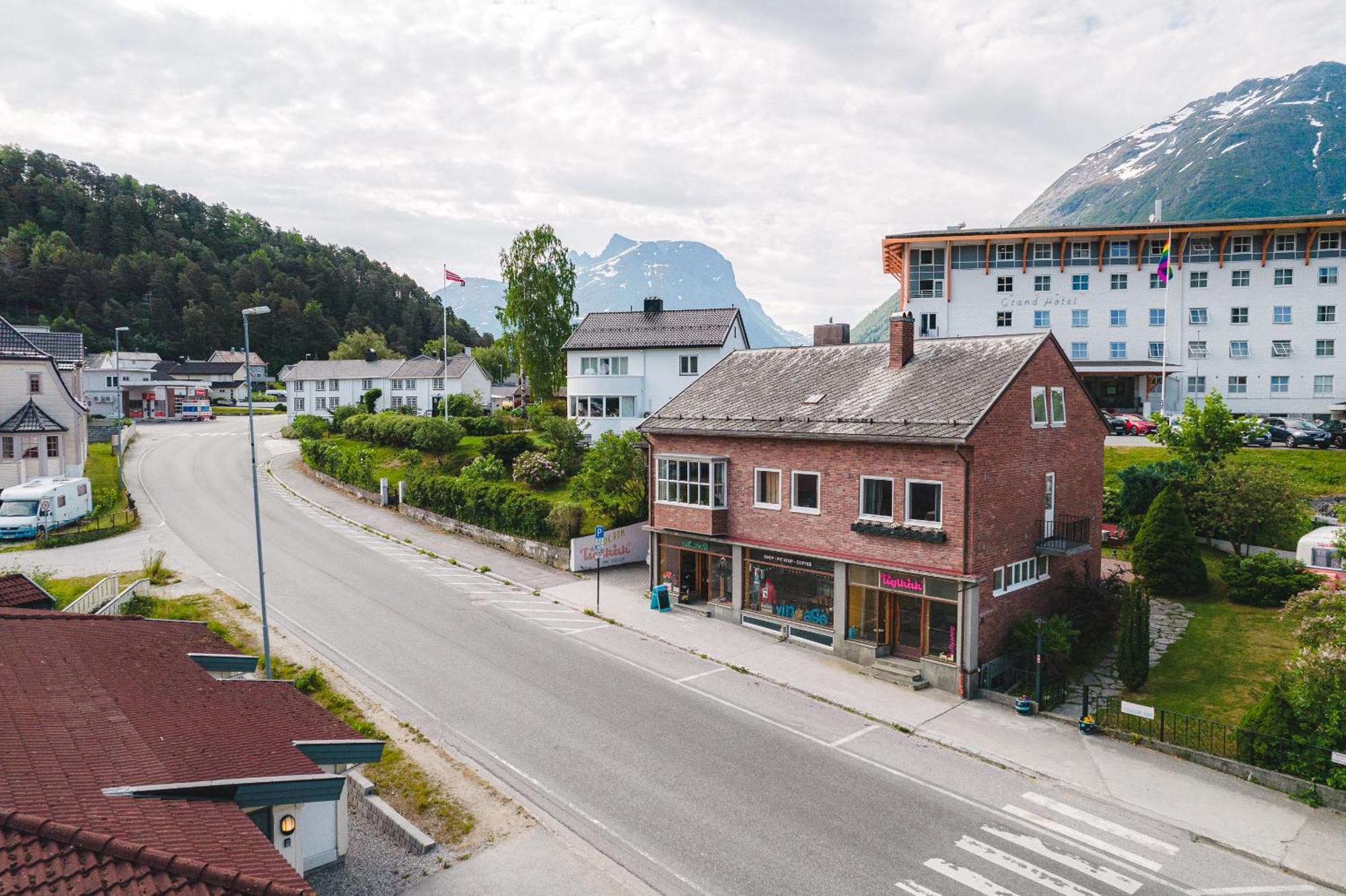 A Pousada Tiglkak Åndalsnes Exterior foto